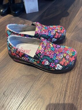 Alegria women Floral Sugar Skull Slip-On Shoes in Multicolor
